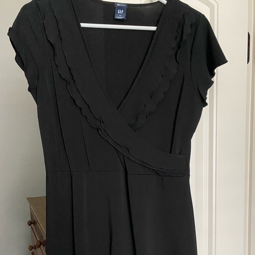 Medium Gap stretch mock wrap midi dress. EUC. - Picture 1 of 4